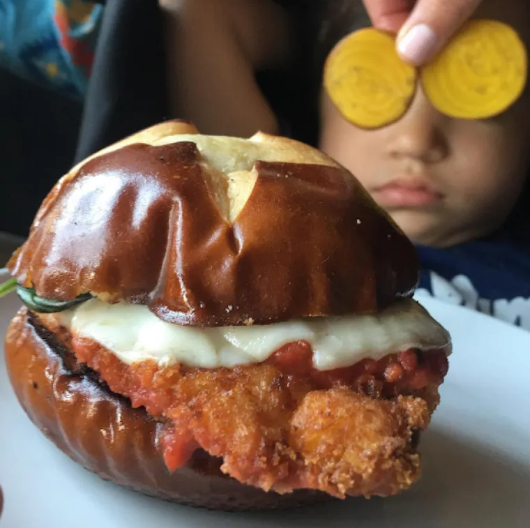 NAJBOLJE RECENZIJE HRANE NA INTERNETU! Njihovi izrazi lica govore ba&scaron; sve