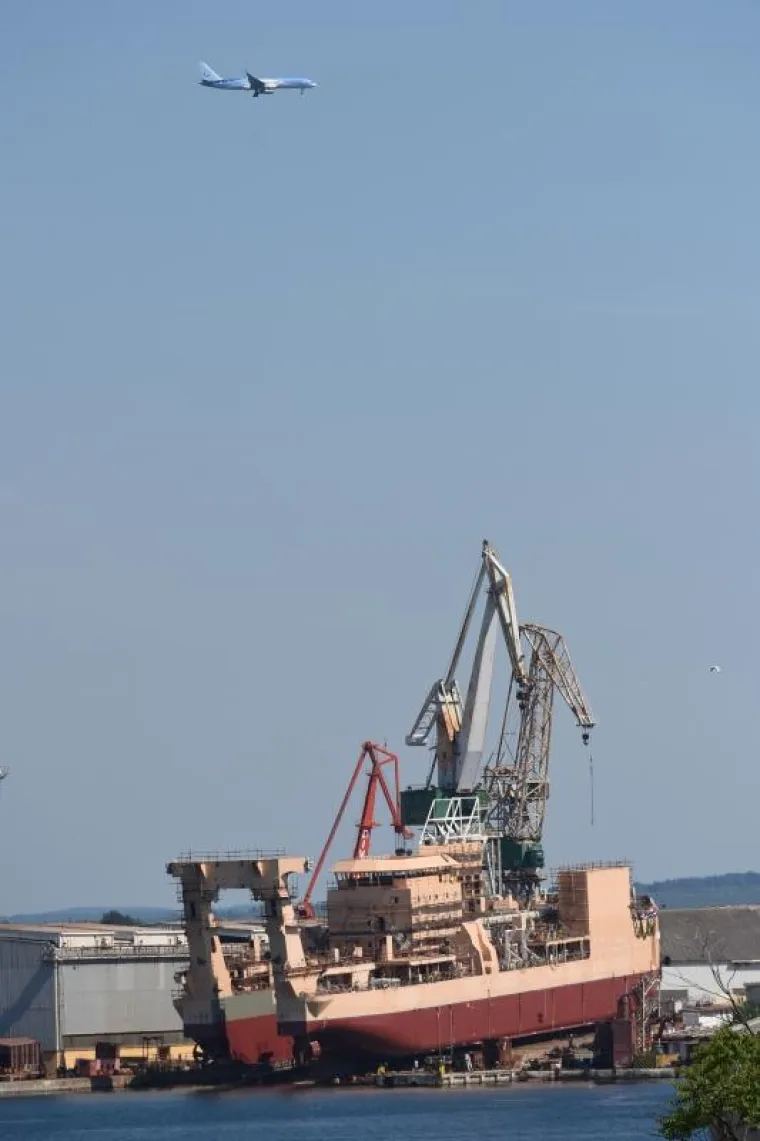 DUG 152 METRA: Pogledajte kakva je mrcina danas porinuta u pulskom Uljaniku