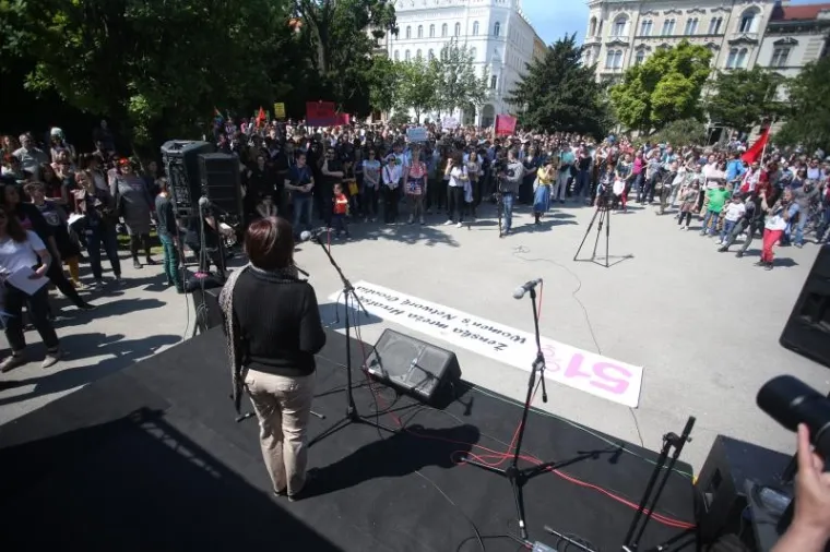 DVA PROSVJEDA: Hod za život i Obrani pravo na izbor na  rubu incidenta
