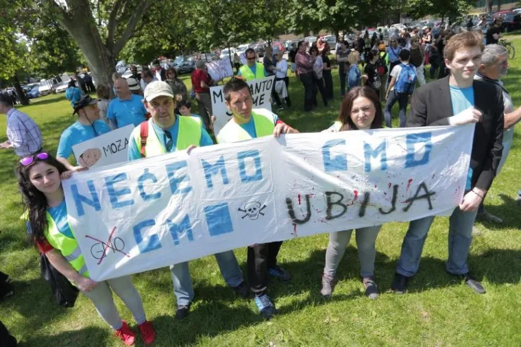 Medjunarodni mars protiv Monsanta i Prosvjed protiv TTIP sporazuma koji organizara stranka Slobodna Hrvatska krenuo je s Trga Francuske republike. To je tradicionalni godisnji prosvjed protiv nacina poslovanja i proizvoda te americke tvrtke, ali i sve veceg utjecaja korporacija na demokratske drustvene procese. Photo: Davor Puklavec/PIXSELL