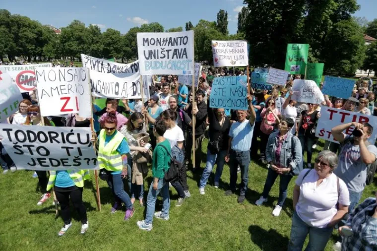 PROSVJED PROTIV GMO-a: U Zagrebu se okupilo mnoštvo građana s maštovitim transparentima
