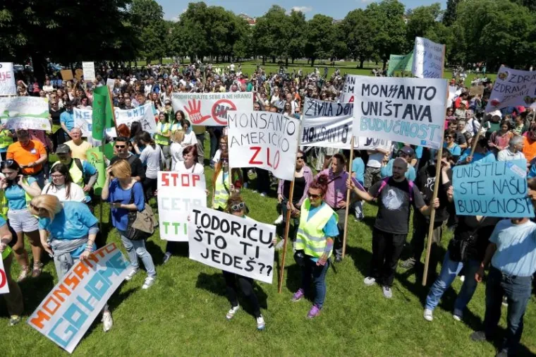 PROSVJED PROTIV GMO-a: U Zagrebu se okupilo mnoštvo građana s maštovitim transparentima