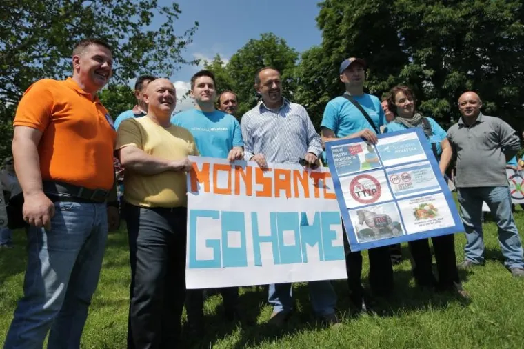 PROSVJED PROTIV GMO-a: U Zagrebu se okupilo mnoštvo građana s maštovitim transparentima