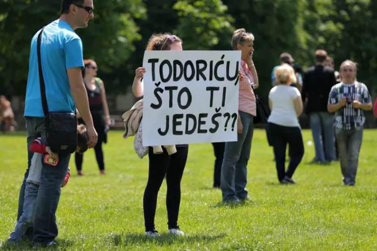 PROSVJED PROTIV GMO-a: U Zagrebu se okupilo mnoštvo građana s maštovitim transparentima