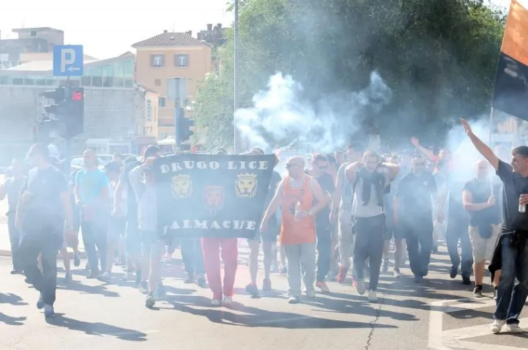 SVI SU NA NOGAMA: &Scaron;ibenik zahvatilo navijačko ludilo kakvo ovaj grad ne pamti