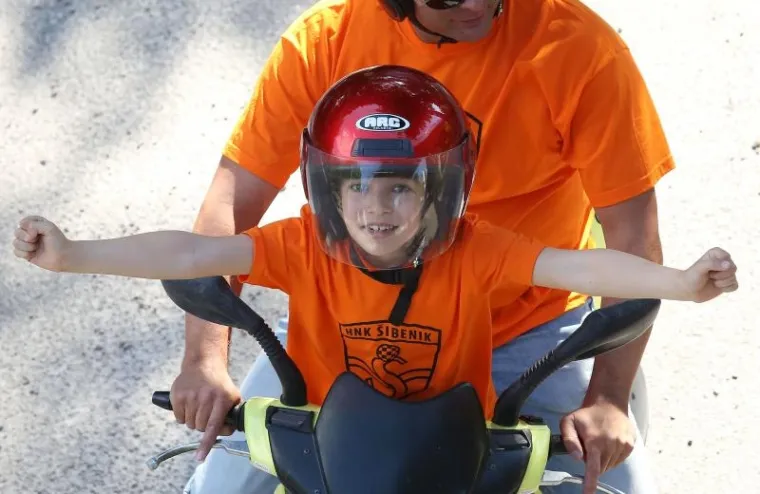 &Scaron;ibenska ludost iza&scaron;la je na vidjelo i kod onih najlmađih, svi su ove subote disali za narančaste.