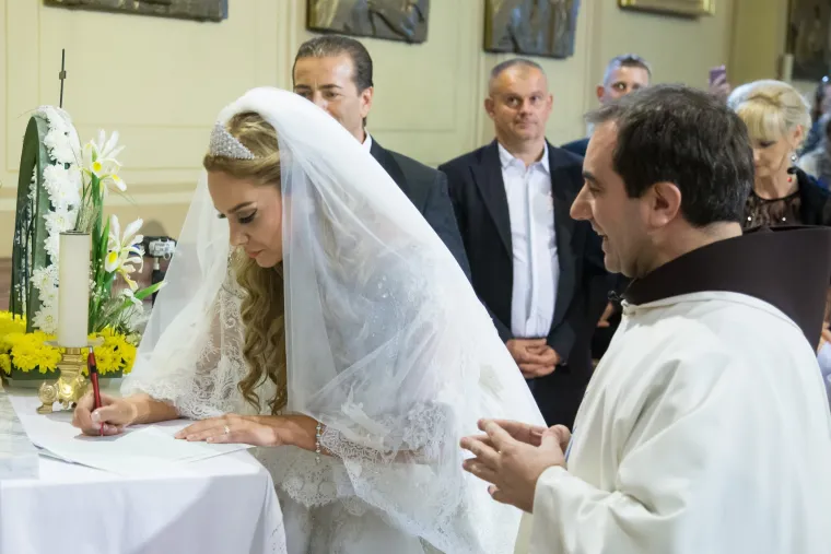 Nije mogla suspregnuti suze: udala se najpoznatija hrvatska preobraćenica Simona I&scaron;tvanović