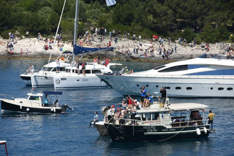 Nakon pet godina planiranja, potopljen admiralski brod na kojem je plovio i Tito