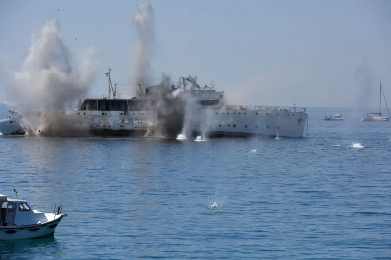 Nakon pet godina planiranja, potopljen admiralski brod na kojem je plovio i Tito