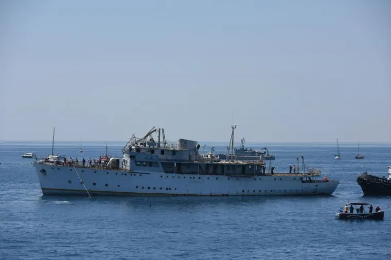 SPEKTAKL: Potapanje admiralskog broda Vis