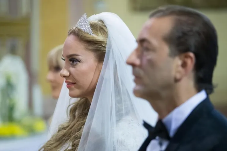 FOTOGALERIJA: SIMONA NA VJENČANJU PLAKALA OD SREĆE: 'Bogu hvala na ovome! Sačuvala nas je sveta čistoća tijela'