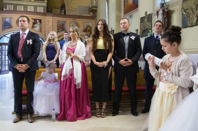 FOTOGALERIJA: SIMONA NA VJENČANJU PLAKALA OD SREĆE: 'Bogu hvala na ovome! Sačuvala nas je sveta čistoća tijela'