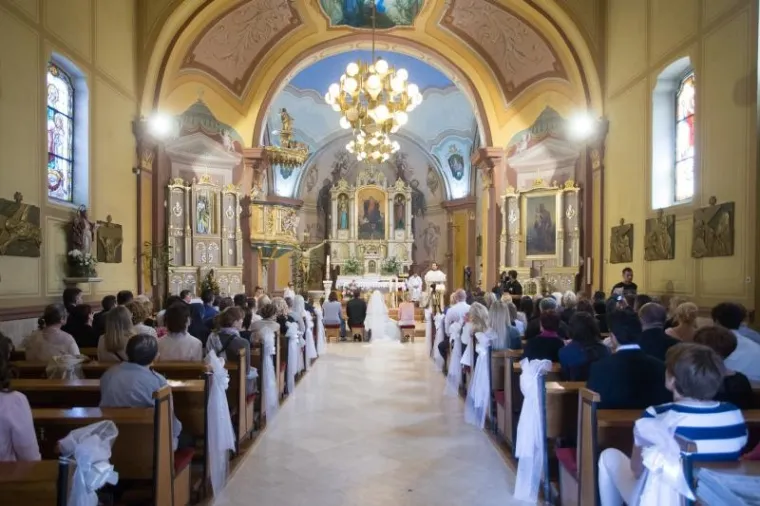 FOTOGALERIJA: SIMONA NA VJENČANJU PLAKALA OD SREĆE: 'Bogu hvala na ovome! Sačuvala nas je sveta čistoća tijela'