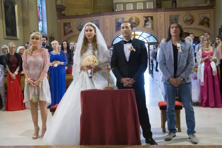 FOTOGALERIJA: SIMONA NA VJENČANJU PLAKALA OD SREĆE: 'Bogu hvala na ovome! Sačuvala nas je sveta čistoća tijela'