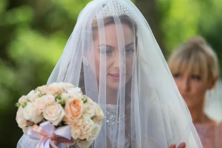 FOTOGALERIJA: SIMONA NA VJENČANJU PLAKALA OD SREĆE: 'Bogu hvala na ovome! Sačuvala nas je sveta čistoća tijela'