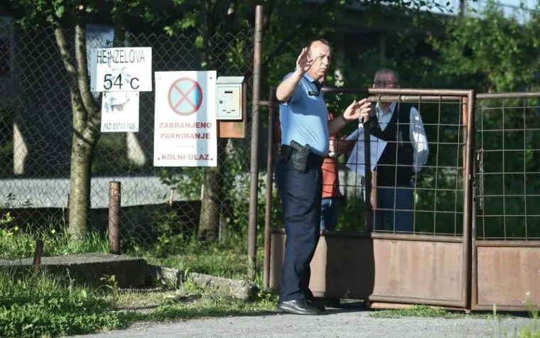 POLICIJA OGRADILA PODRUČJE: Prisilna deložacija obitelji Brčina