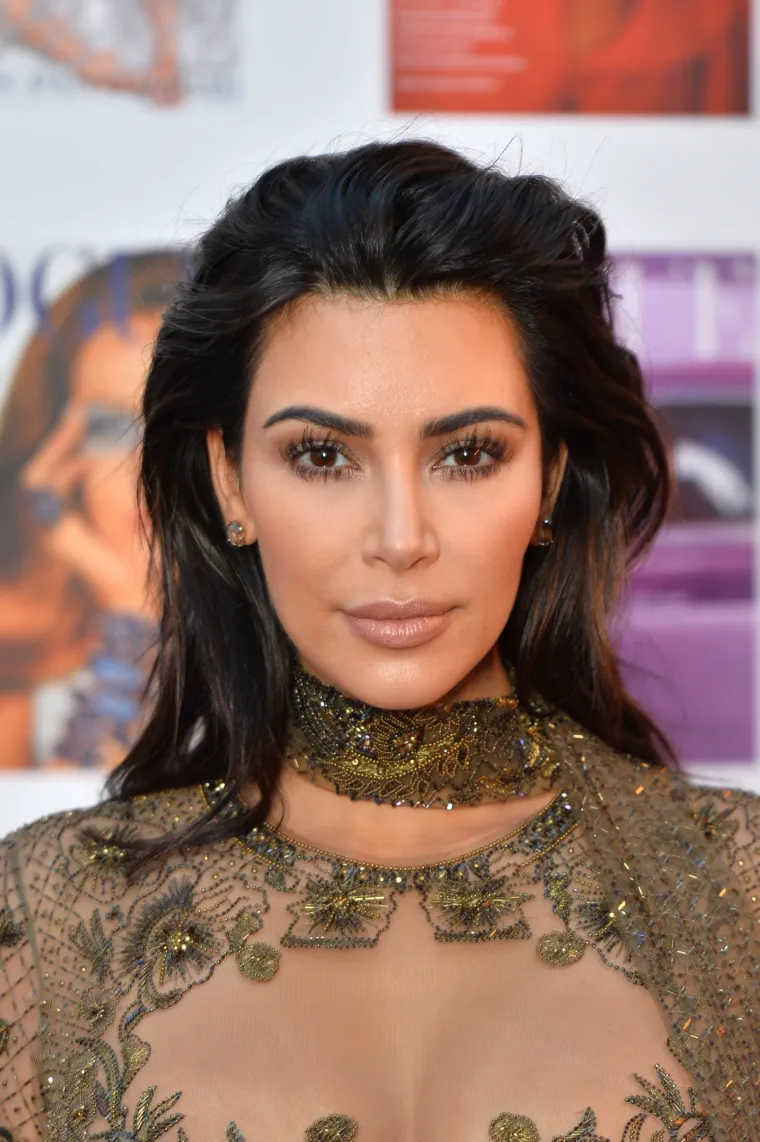 Pojavila se u prozirnoj haljini: Kim je i na stotom rođendanu 'modne biblije' uspjela svu pažnju usmjeriti na sebe