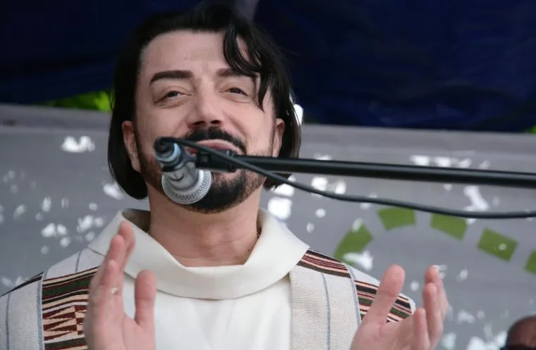 PETRINJA: Više stotina ljudi došlo je na duhovnu obnovu koju vodi velečasni Zlatko Sudac