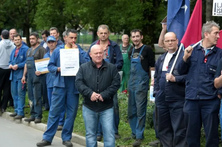 POBUNJENI RADNICI IZA&Scaron;LI NA ULICU: 'Končar je na&scaron;, Karamarko mar&scaron;'