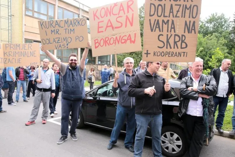 POBUNJENI RADNICI IZA&Scaron;LI NA ULICU: 'Končar je na&scaron;, Karamarko mar&scaron;'