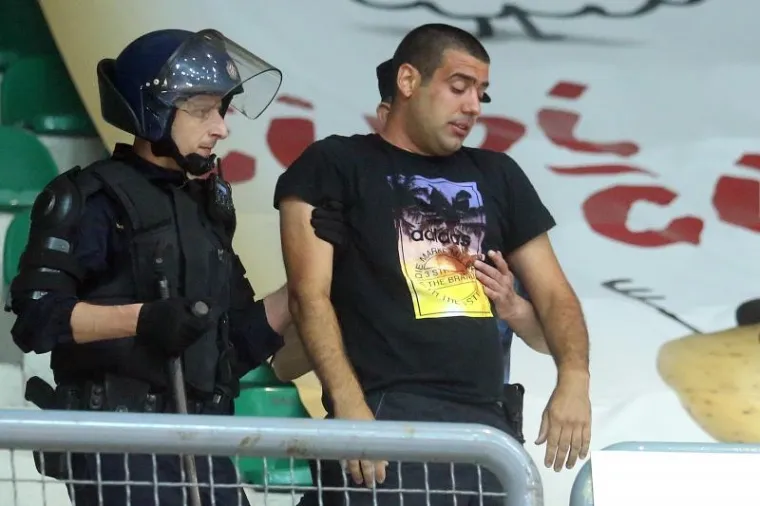 DRAMA POD TORNJEM: Policija morala smirivati podivljale navijače, nekoliko ih uhićeno