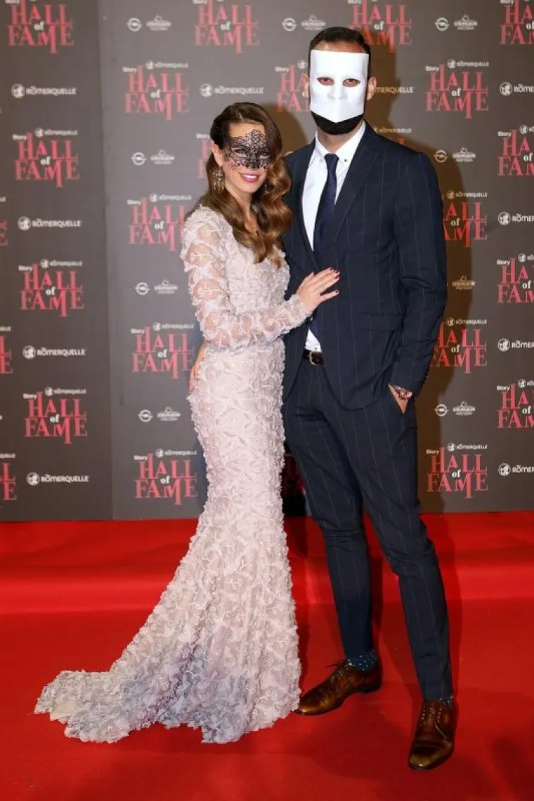 NEPREPOZNATLJIVA SEVE: Evo tko je sve &scaron;etao crvenim tepihom na showbiz događaju godine