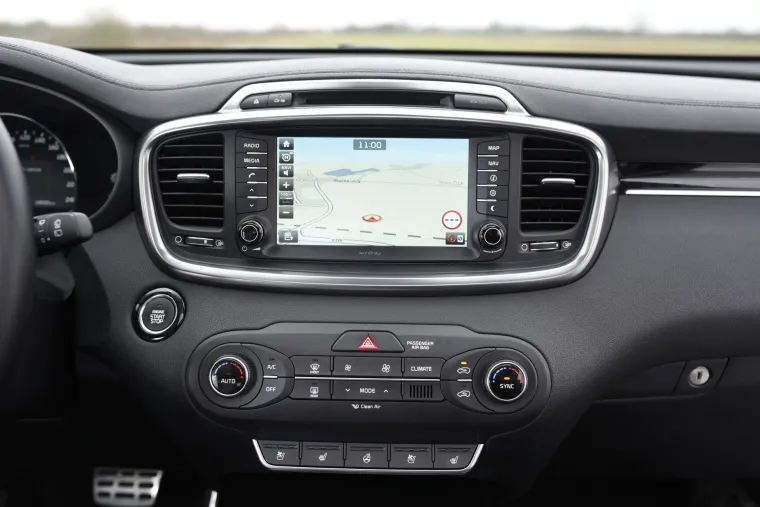 SJAJAN JE: Ovo je novi Sorento i spreman je napasti BMW X3, Audi Q5 i Mercedes GLC