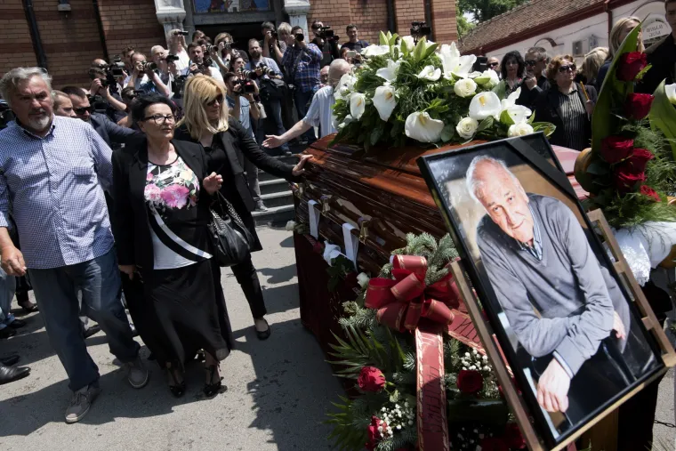 Pogreb legendarnog srpskog glumca Bate Živojinovića