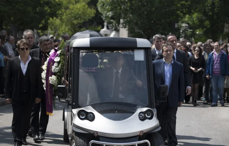 Pogreb legendarnog srpskog glumca Bate Živojinovića