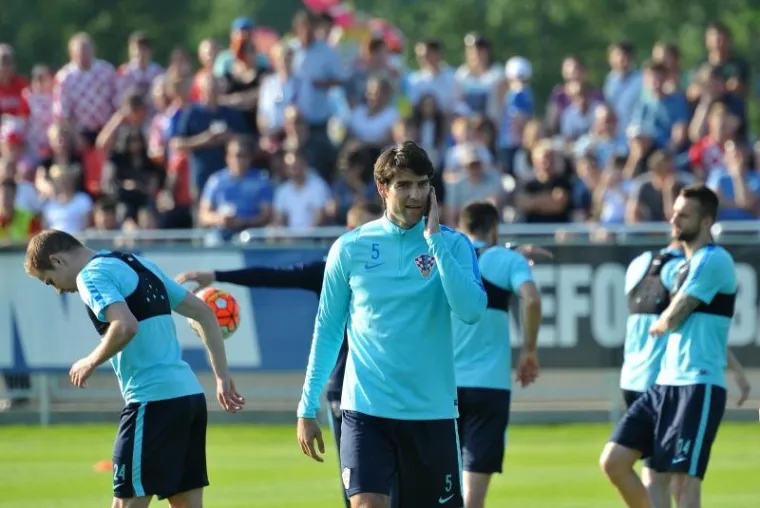 EUFORIJA U MEĐIMURJU: Vatreni pred krcatim tribinama odradili posljednji trening prije Moldavije