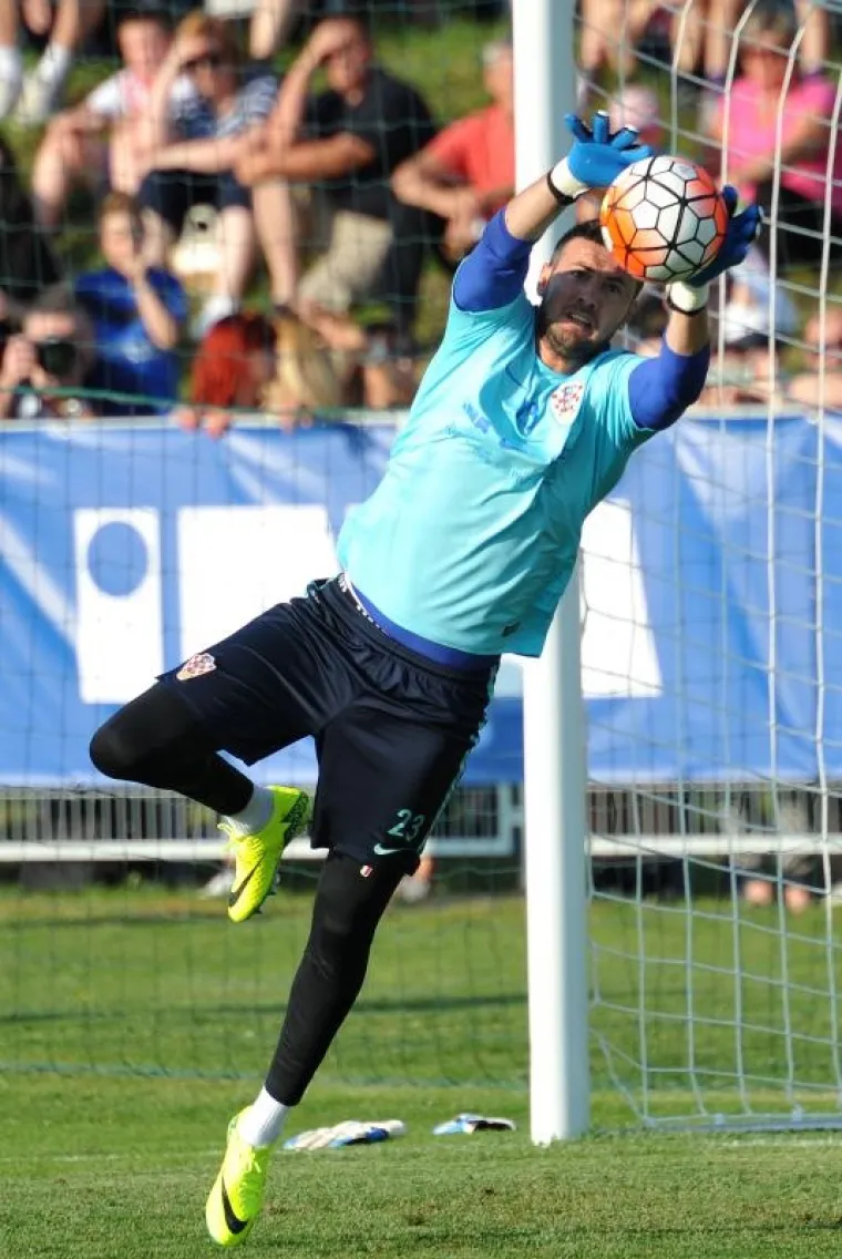 EUFORIJA U MEĐIMURJU: Vatreni pred krcatim tribinama odradili posljednji trening prije Moldavije