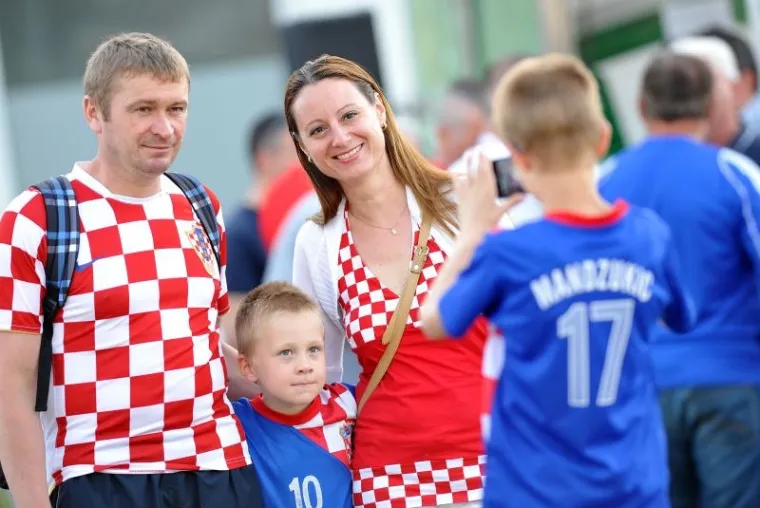 Hrvatska nogometna reprezentacija u Koprivnici je odigrala prijateljsku utakmicu protiv Moldavije u sklopu priprema za Euro. Podravci su s odu&scaron;evljenjem dočekali prvi nastup Vatrenih u svome gradu.