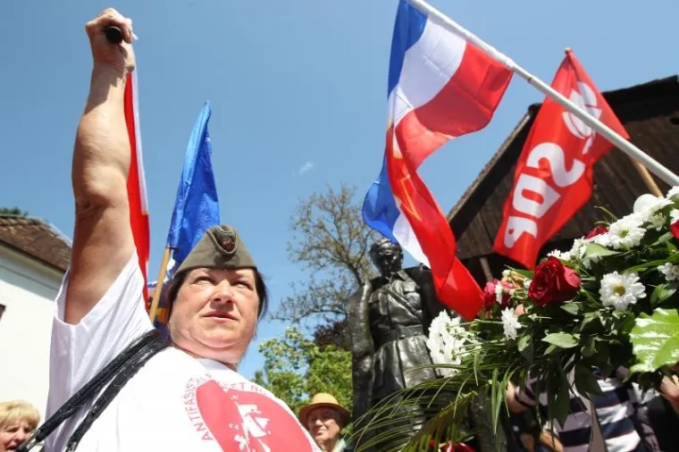 15.000 NA PROSLAVI DANA MLADOSTI: U Kumrovcu se okupili &scaron;tovatelji lika i djela Josipa Broza Tita