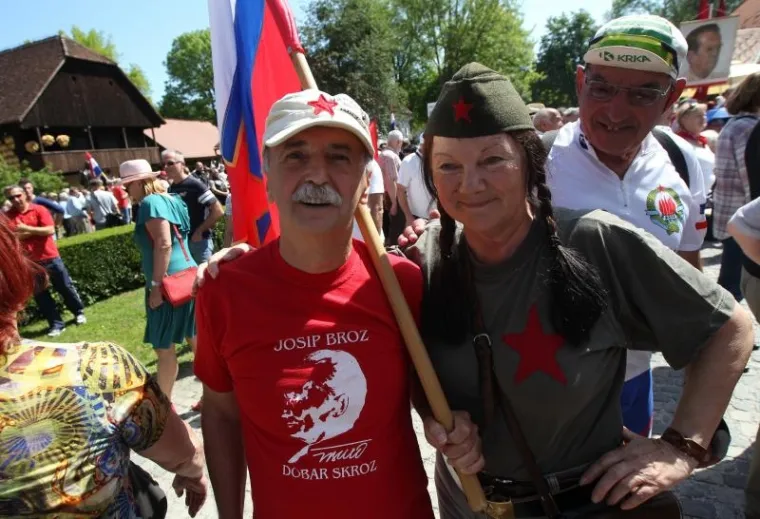 15.000 NA PROSLAVI DANA MLADOSTI: U Kumrovcu se okupili &scaron;tovatelji lika i djela Josipa Broza Tita