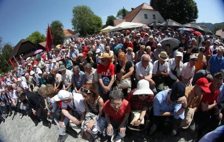 15.000 NA PROSLAVI DANA MLADOSTI: U Kumrovcu se okupili &scaron;tovatelji lika i djela Josipa Broza Tita