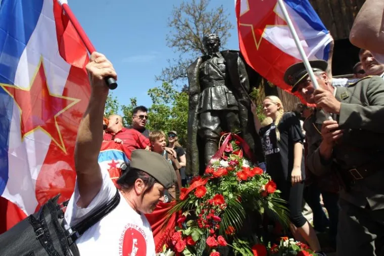 15.000 NA PROSLAVI DANA MLADOSTI: U Kumrovcu se okupili &scaron;tovatelji lika i djela Josipa Broza Tita