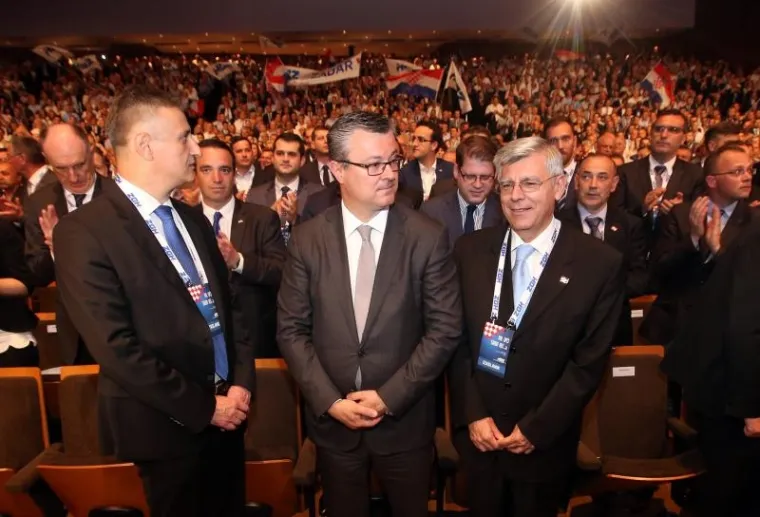 XVII. OPĆI SABOR HDZ-A: Za govornicom bili i Ore&scaron;ković i Bandić