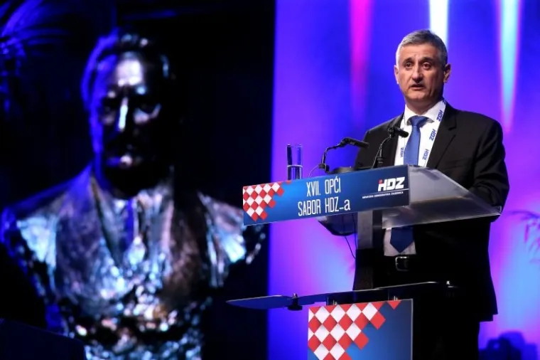 XVII. OPĆI SABOR HDZ-A: Za govornicom bili i Ore&scaron;ković i Bandić