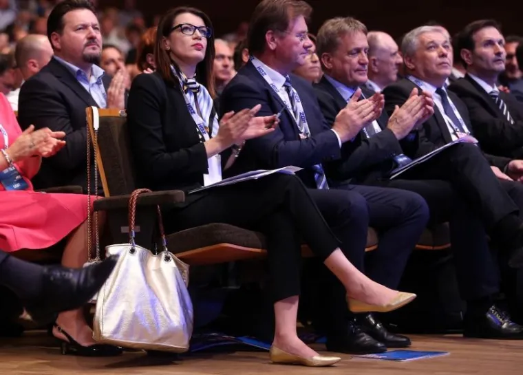 XVII. OPĆI SABOR HDZ-A: Za govornicom bili i Ore&scaron;ković i Bandić