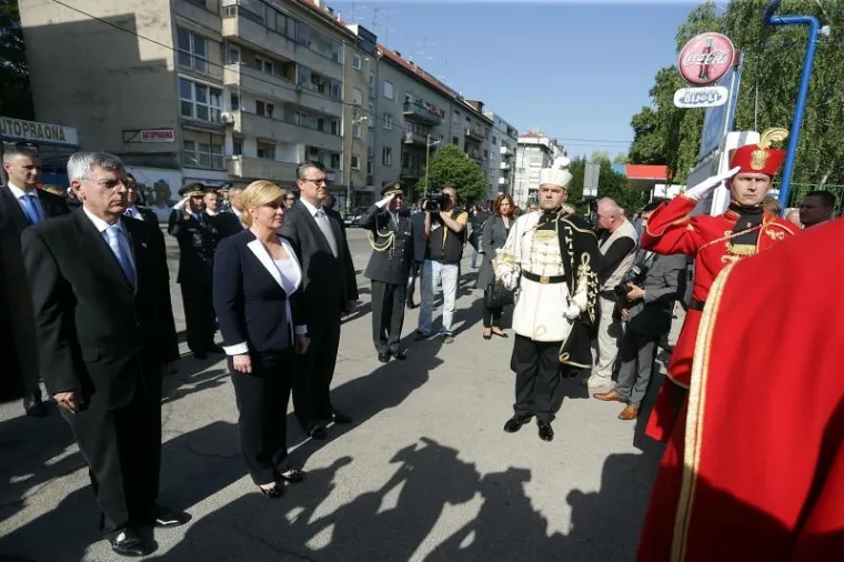 PROSLAVA DANA ORUŽANIH SNAGA RH: Pogledajte kako je izgledalo svečano postrojavanje vojske