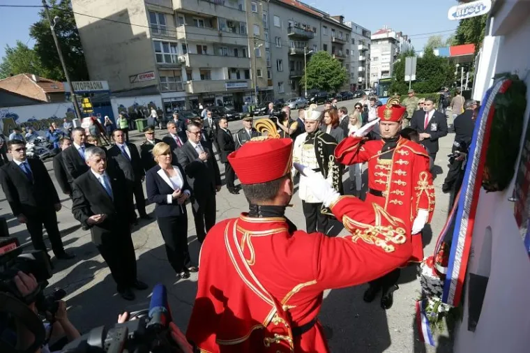 PROSLAVA DANA ORUŽANIH SNAGA RH: Pogledajte kako je izgledalo svečano postrojavanje vojske