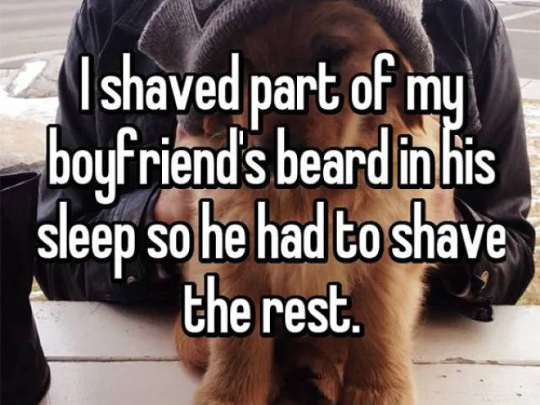 Dečku sam obrijala dio brade dok je spavao tako da je mora obrijati cijelu.