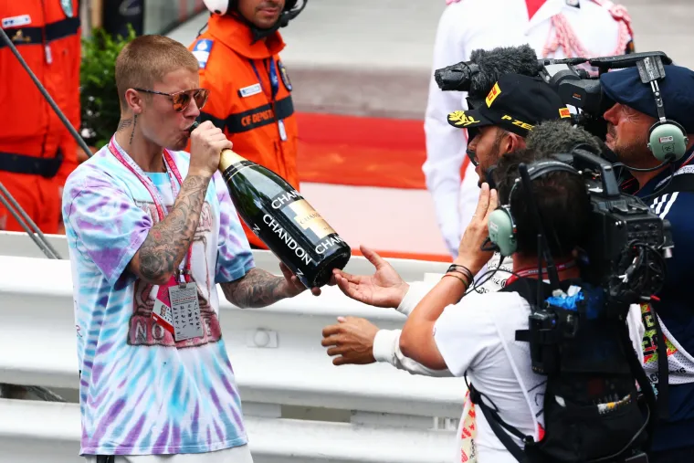 Justin Bieber s Lewisom Hamiltonom proslavio pobjedu u Monaku