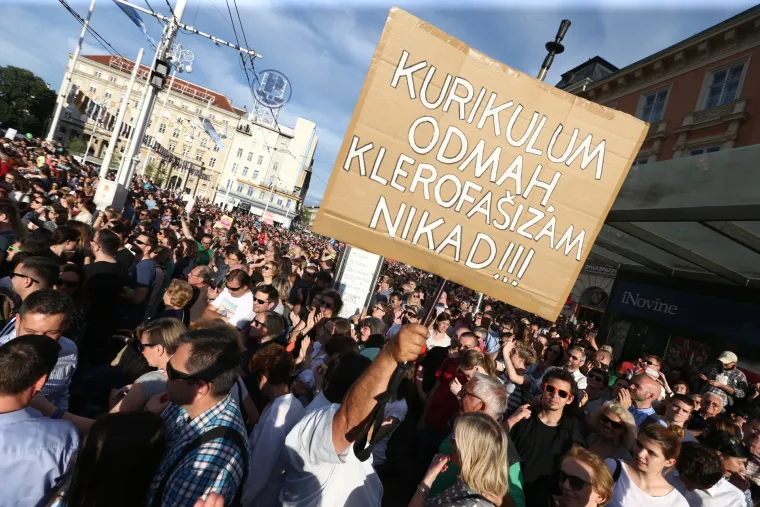 Građani poručili političarima da ne diraju u kurikularnu reformu