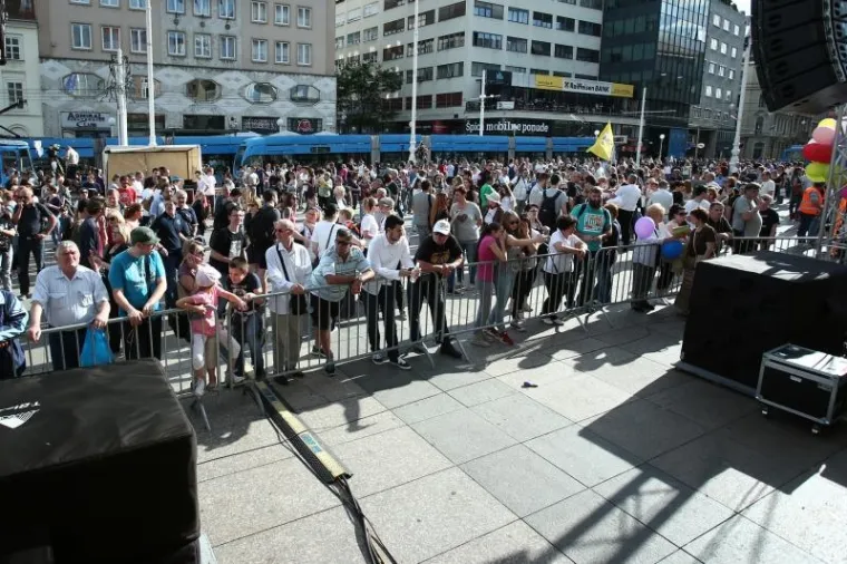 TISUĆE U ZAGREBU USTALE ZA KURIKULARNU REFORMU: 'Kakva &scaron;kola danas, takva struka sutra'