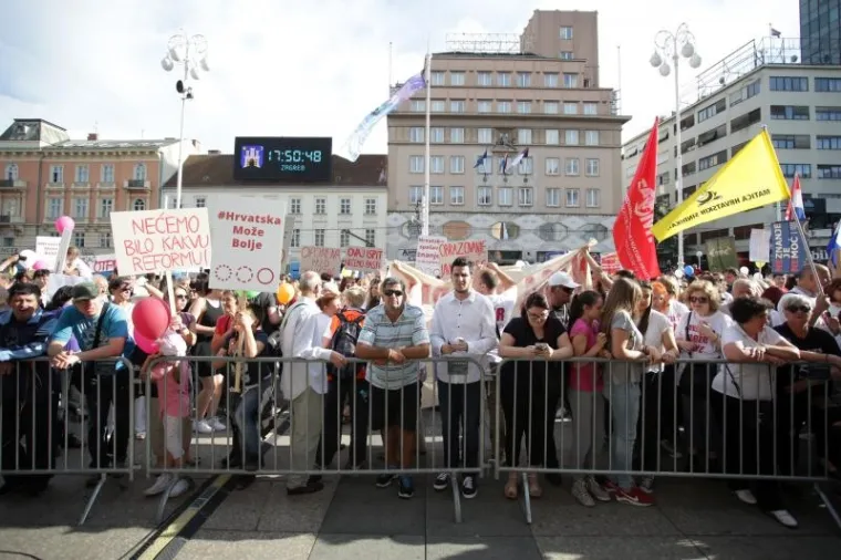 TISUĆE U ZAGREBU USTALE ZA KURIKULARNU REFORMU: 'Kakva &scaron;kola danas, takva struka sutra'