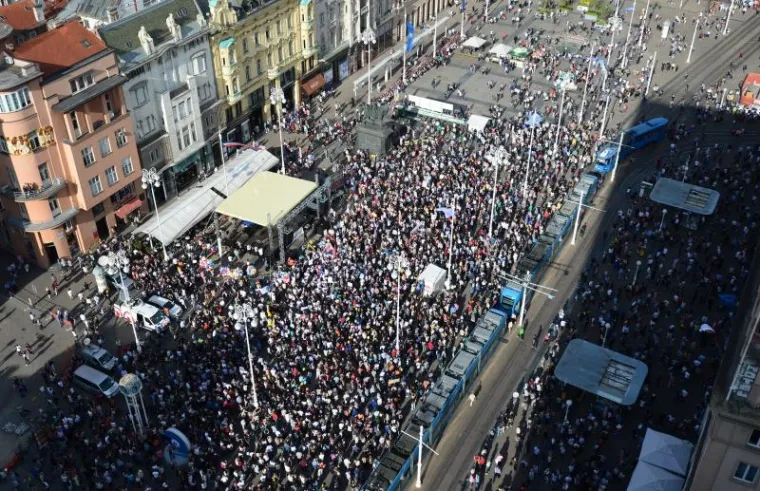 TISUĆE U ZAGREBU USTALE ZA KURIKULARNU REFORMU: 'Kakva &scaron;kola danas, takva struka sutra'