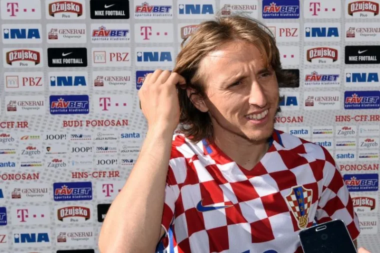 "Najvažnije je dobro se spremiti i proučiti prvog protivnika. Pobijedimo li Tursku, bit će znatno lak&scaron;e ući u sljedeće utakmice i to bi moglo biti posebno važno za cijelo natjecanje.", daje do znanja Luka okupljenim novinarima.