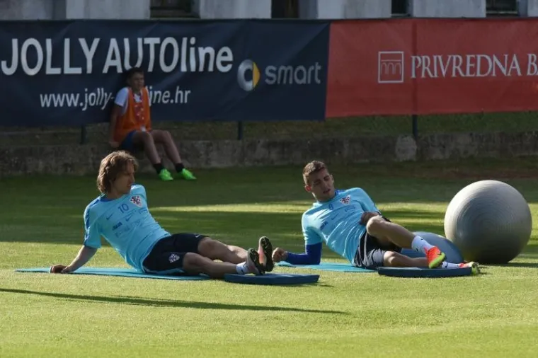 MODRIĆ I KOVAČIĆ KONAČNO S REPREZENTACIJOM: Dvojac Reala osjetio atmosferu u momčadi, Turska je u mislima