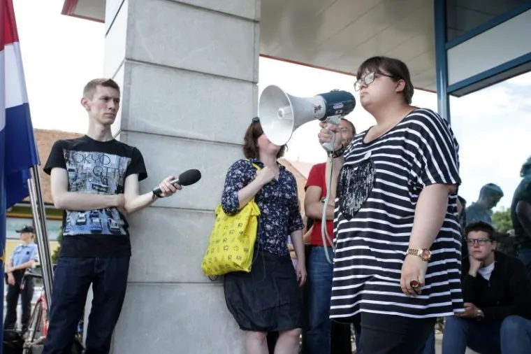 PROSVJED STUDENATA ISPRED MINISTARSTVA: Ljuti zbog državnih stupendija